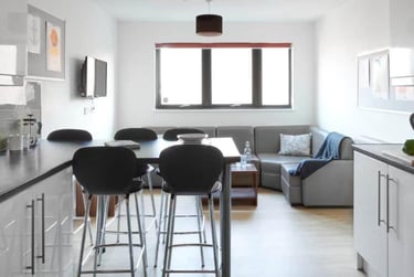 1 bed flat, Western Way, City Centre, Exeter, EX12ZT - Image 1